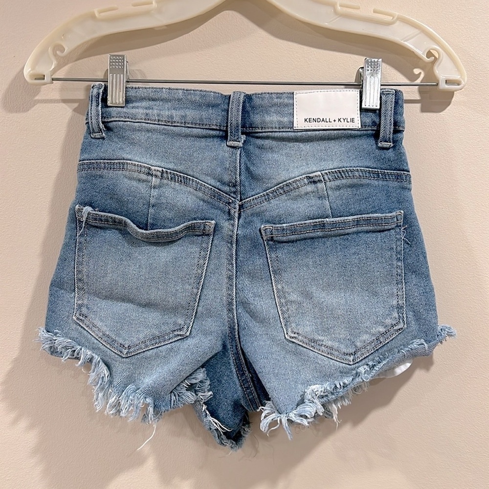 🔥Kendall + Kalie Denim Blue Women's Shorts🔥 - Picture 2 of 7